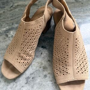 White Mountain Tan Laser-Cut Peep-Toe Slingback Sandals real leather